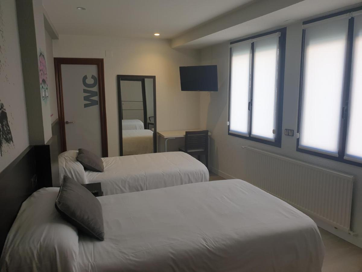 Hotel Arts - Gasteiz Centro Витория Экстерьер фото